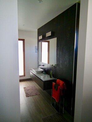 Hair dryer - Seabank Sanctuary Luxury home ideal for families and friends to relax and enjoy (Barwon Heads)