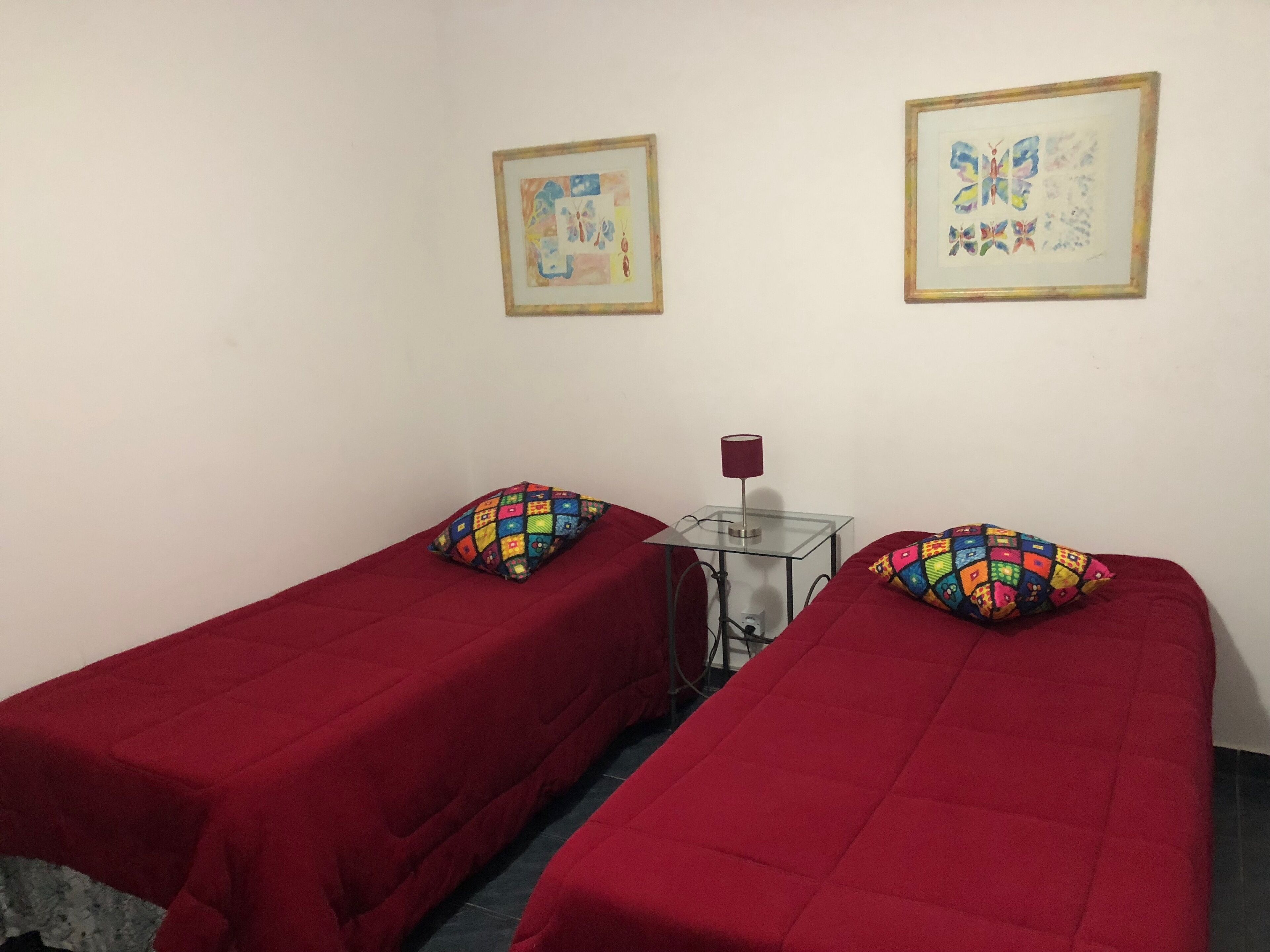 Renovated building, 150m2, 4 bedrooms-air-cond, terrace and barbecue, standing in the sand.