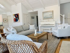 Smart TV, fireplace, stereo, printers - Upscale Beach House Brant Point (Nantucket)