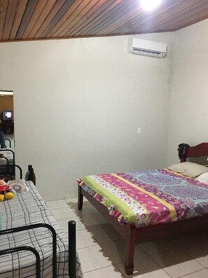 5 عدّة غرف نوم وواي فاي مجانًا وملاءات أسرّة