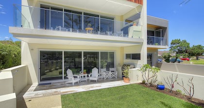 Beachside 880 beachfront luxury Apartment with Sunset views from the balcony.