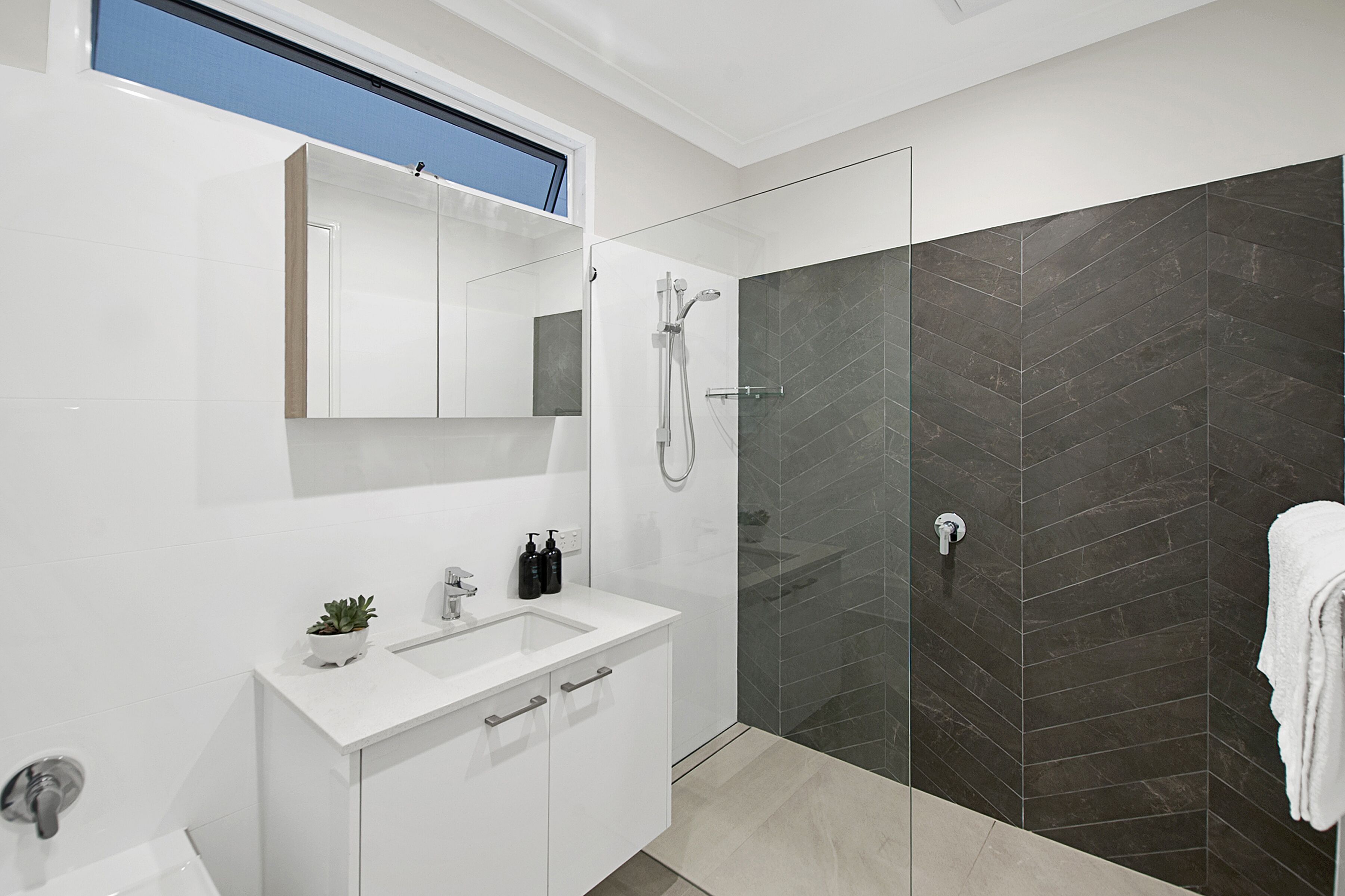 Beachside 880  beachfront luxury Apartment with Sunset views from the balcony.