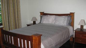 4 Schlafzimmer, BĂŒgeleisen/BĂŒgelbrett, WLAN, BettwĂ€sche