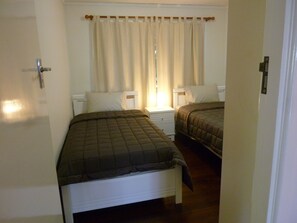 2 Schlafzimmer, Bügeleisen/Bügelbrett, kostenloses WLAN, Bettwäsche