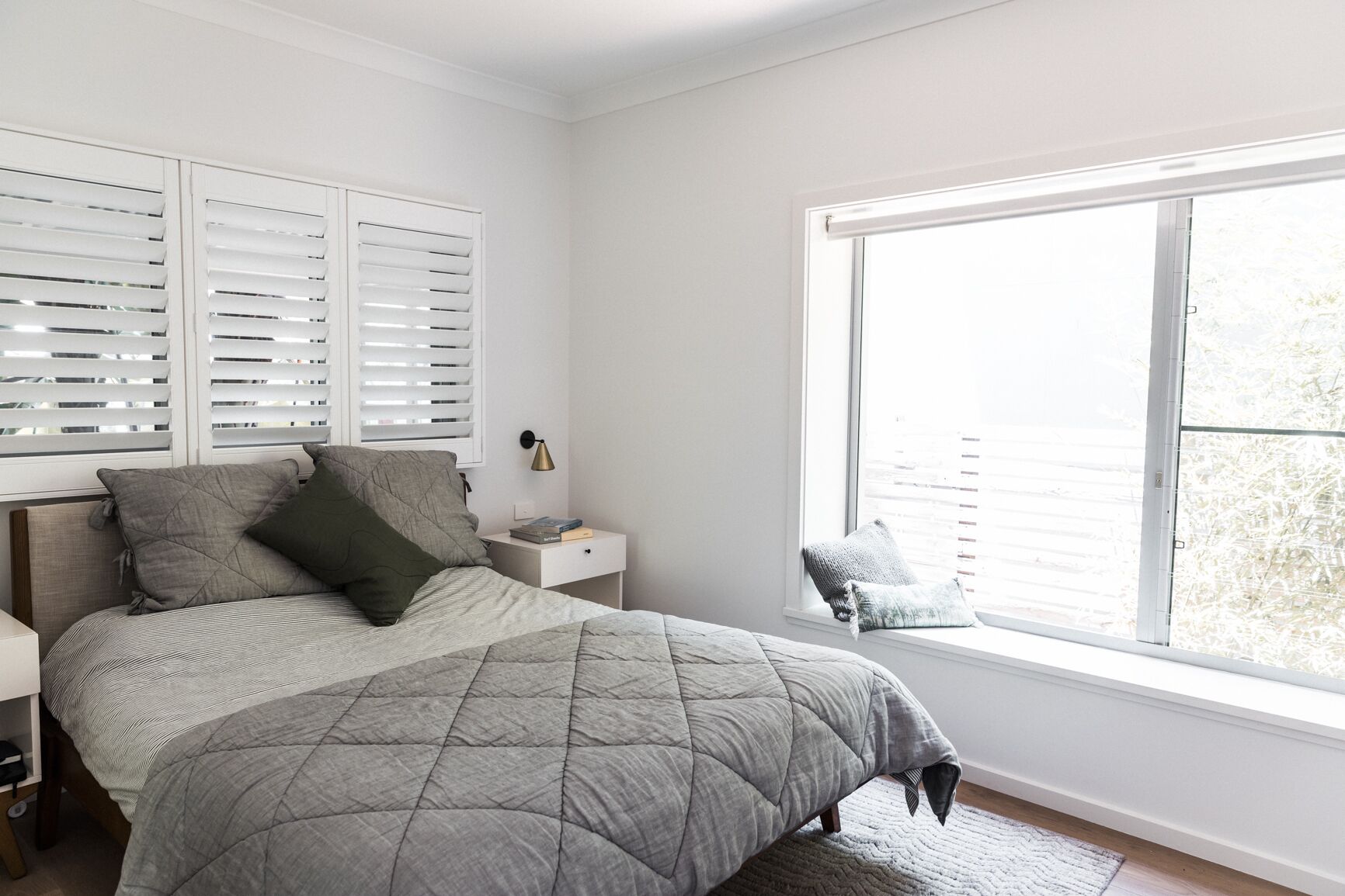 The Black Pearl  4br Beach House With Pavilion | 5-min Flat Walk To Pearl Beach - Umina