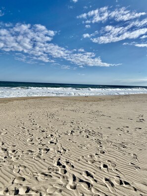 Beach nearby, sun loungers, beach towels