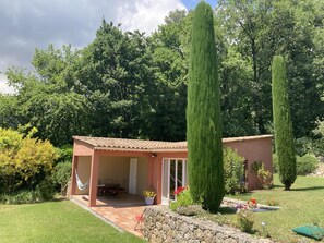 Terrace/patio - Paradise in Provence- A Quiet Retreat (3BR) with Pool, Terrace, Barbecue, Garden (Tourrettes-Sur-Loup)