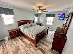 3 bedrooms, iron/ironing board, free WiFi, bed sheets