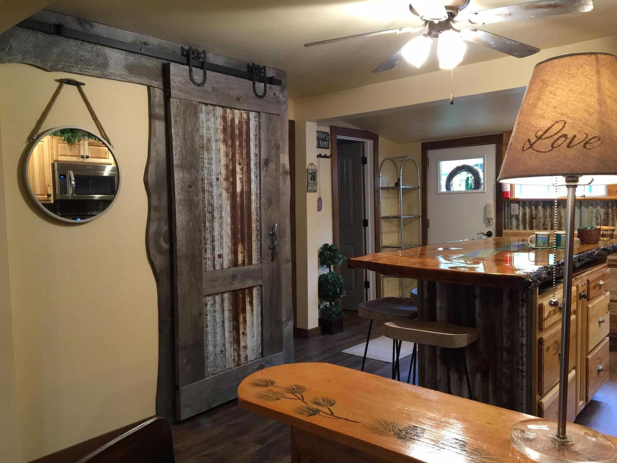 Lake George Sandy Bay Waterfront Cottage Awesome for Families