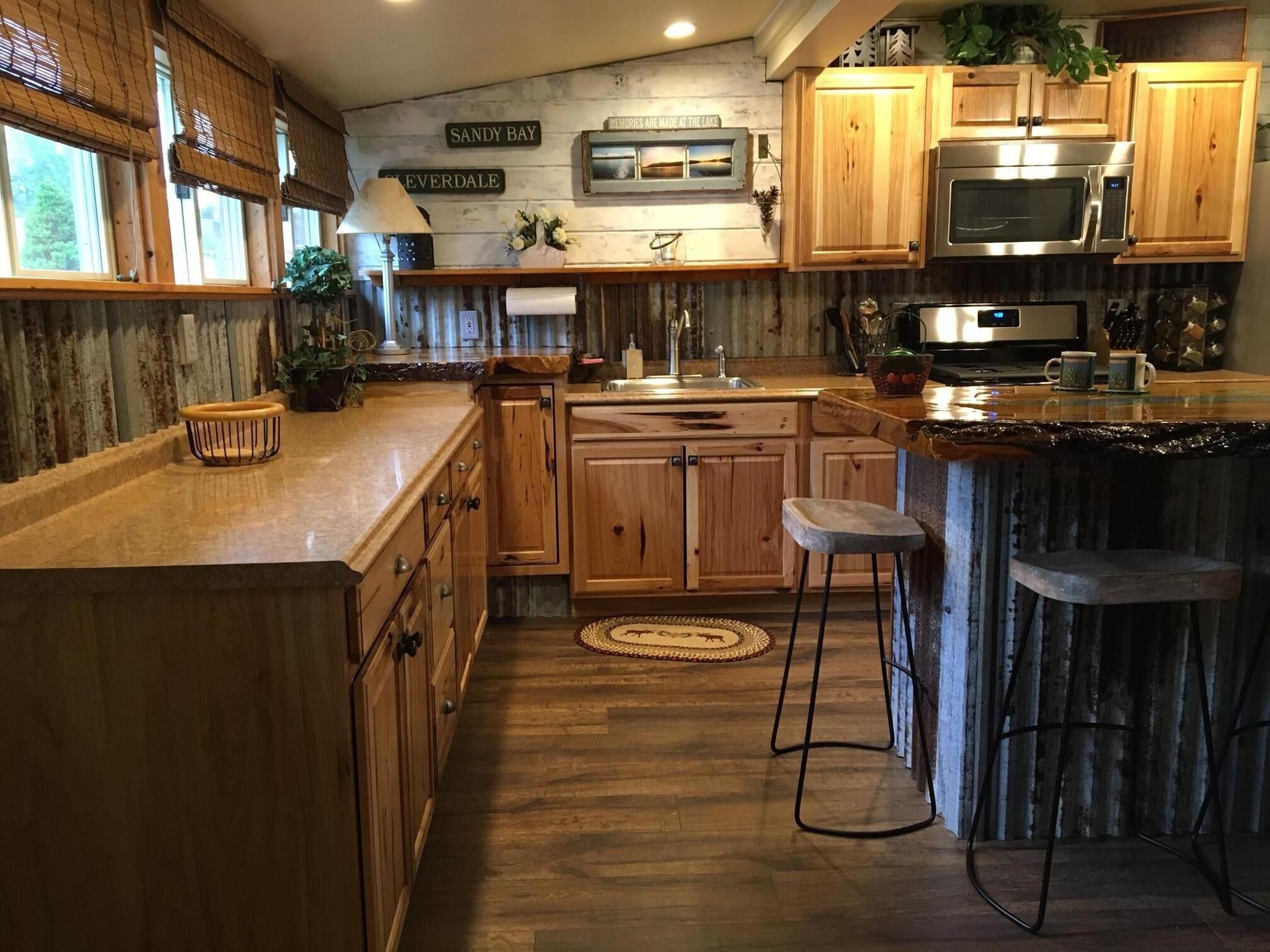 Lake George Sandy Bay Waterfront Cottage Awesome for Families