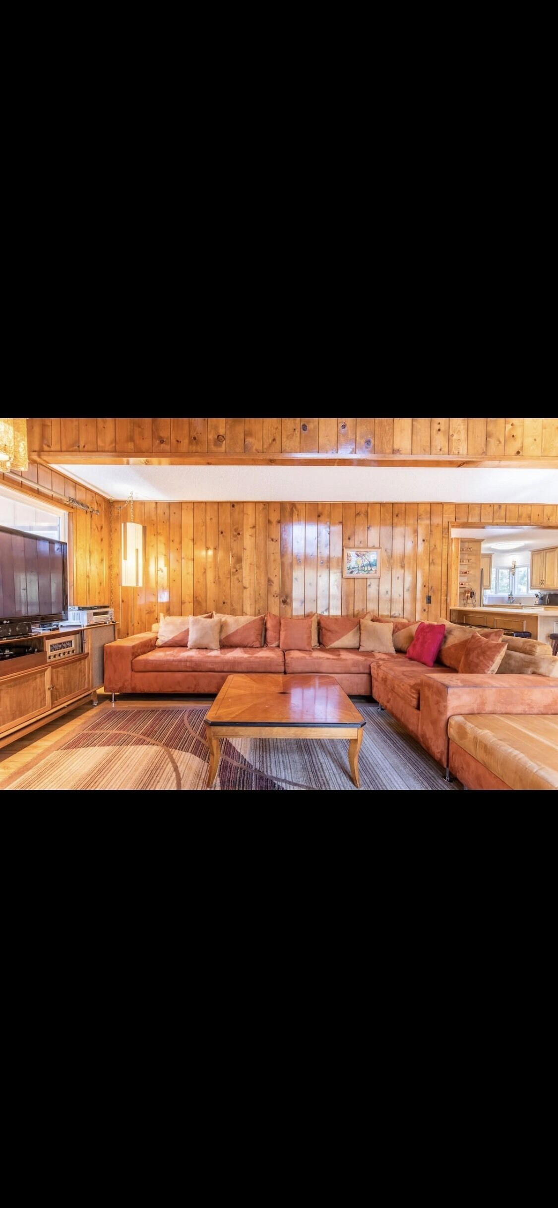 Cabin in a culdesac with lots of PARKING