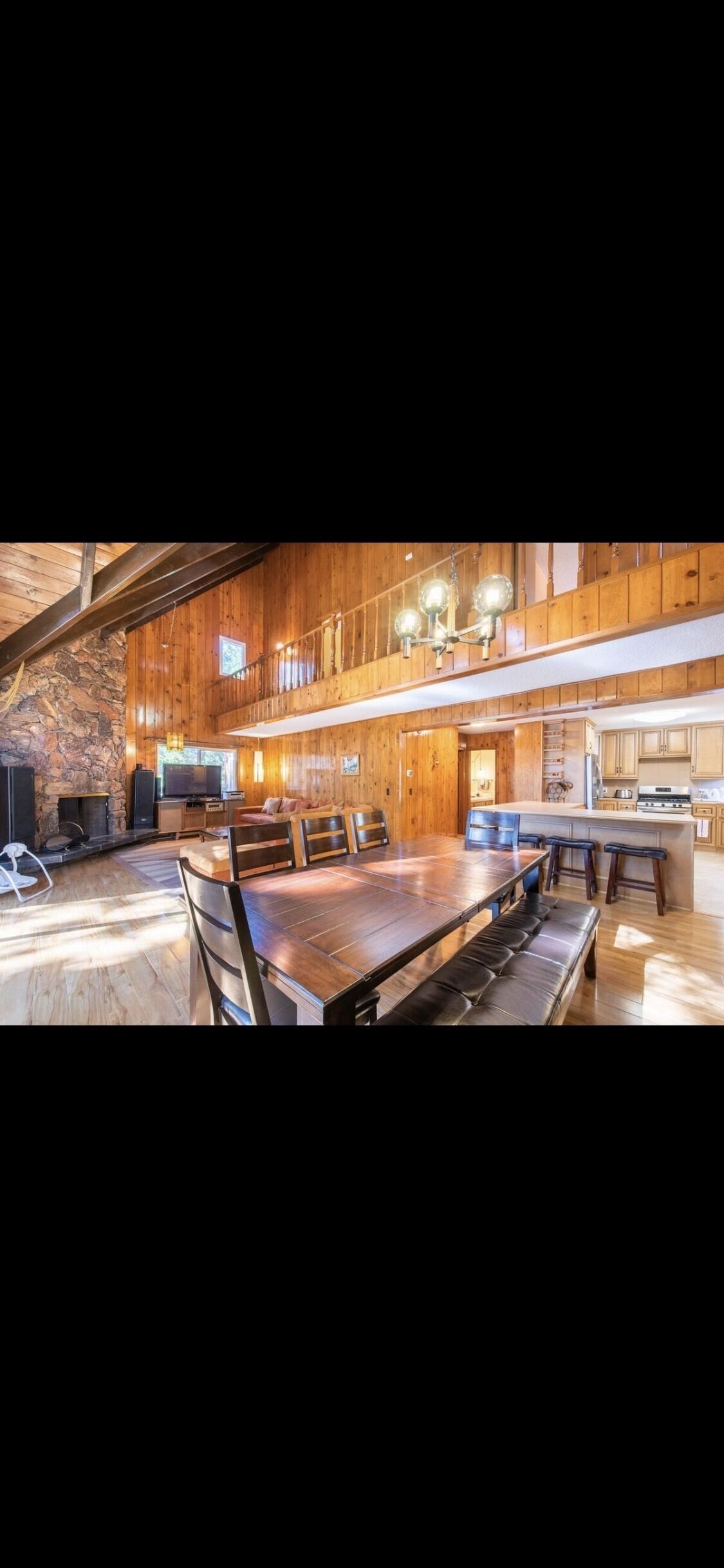 Cabin in a culdesac with lots of PARKING