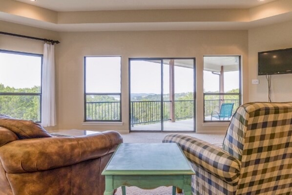 Smart TV, DVD player, stereo