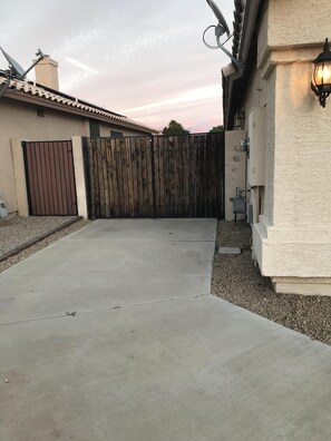 Property grounds - 10 minutes from Spring Training. NFL Stadium.NASCAR (Avondale)