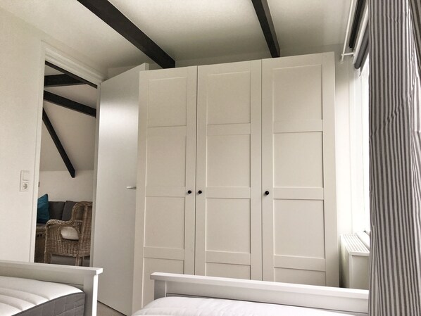 2 bedrooms, Internet