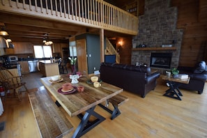 Interior - Indian Hallow Blue Jacket Lodge (Lakeview)