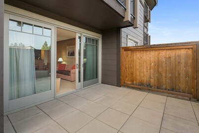 2066 🏔🏌🏻Unique ONE Bedroom condo with full kitchen & private patio!