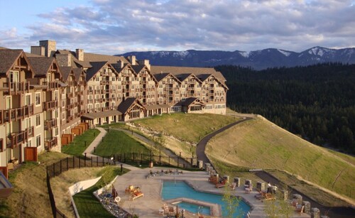 2066 🏔🏌🏻Unique ONE Bedroom condo with full kitchen & private patio!