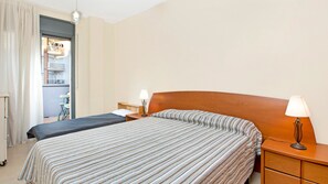 1 bedroom, iron/ironing board, internet