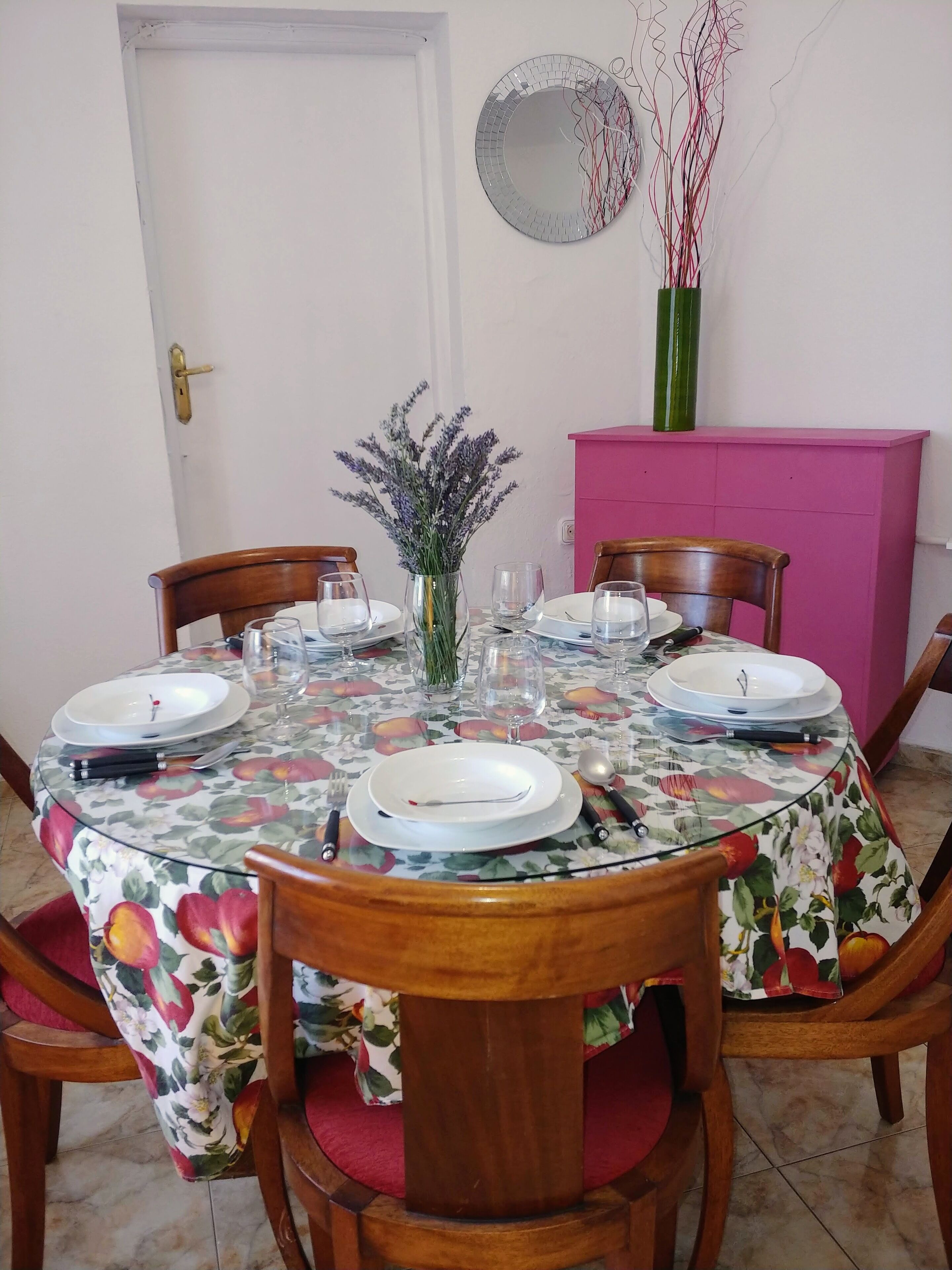 Spacious apartment, ideal for families, pets are allowed.