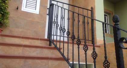 Ideal duplex with wifi and terrace, (happy house)