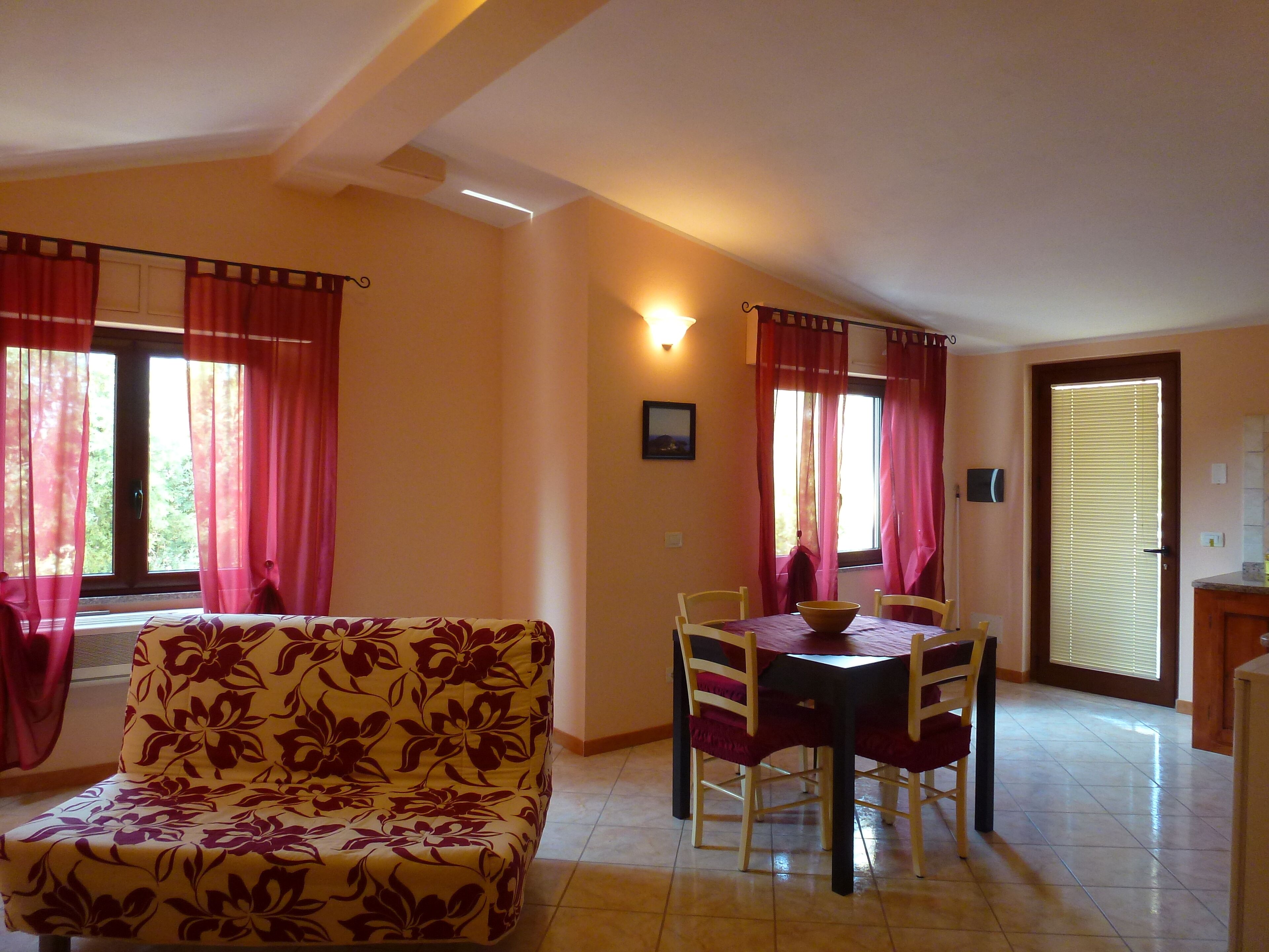 Villa house with garden for 4 people