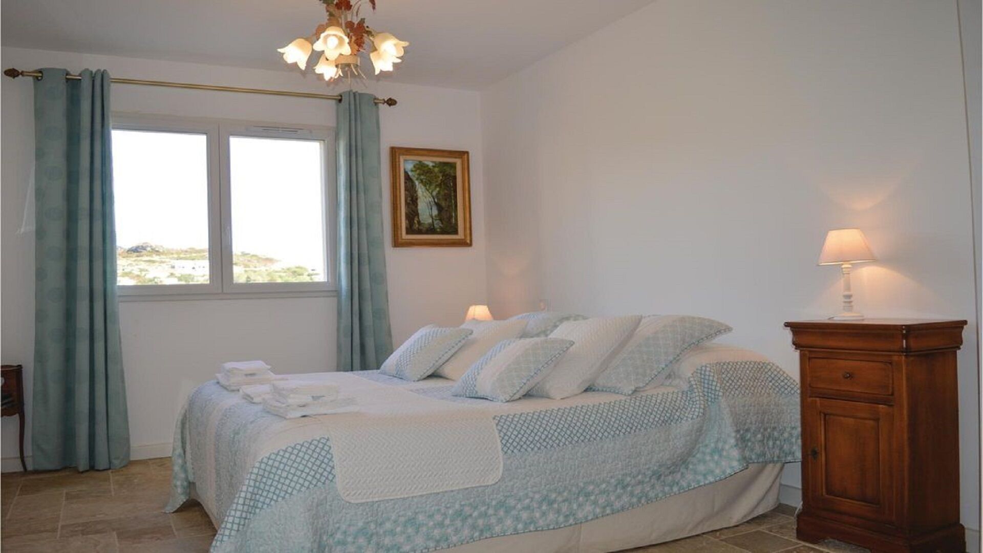 Discover the originality of the CAP (disabled access)7 people