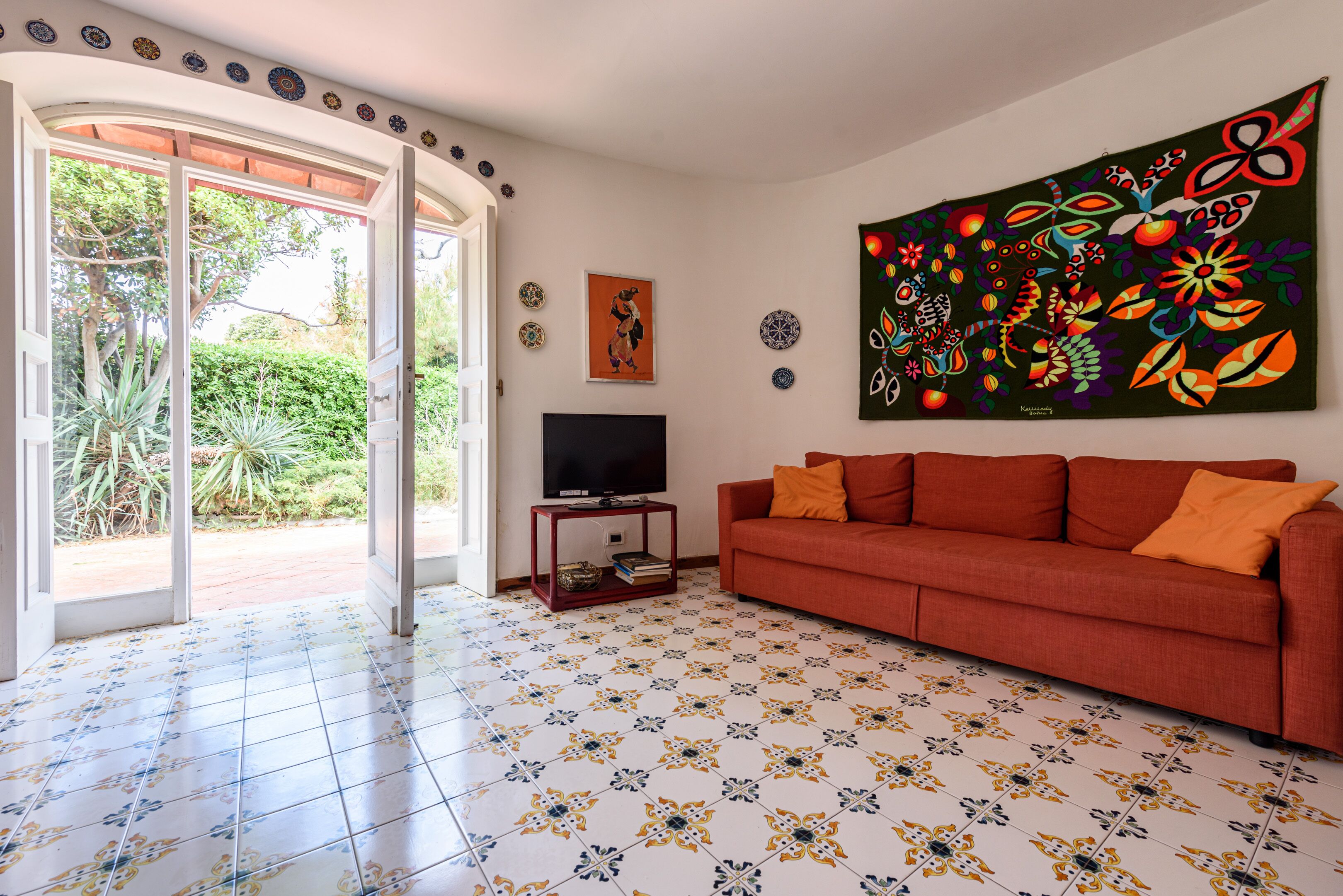 Detached house on the waterfront of Forio, in the countryside, 5 minutes from the center.