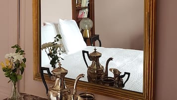 1 bedroom, in-room safe, iron/ironing board, WiFi