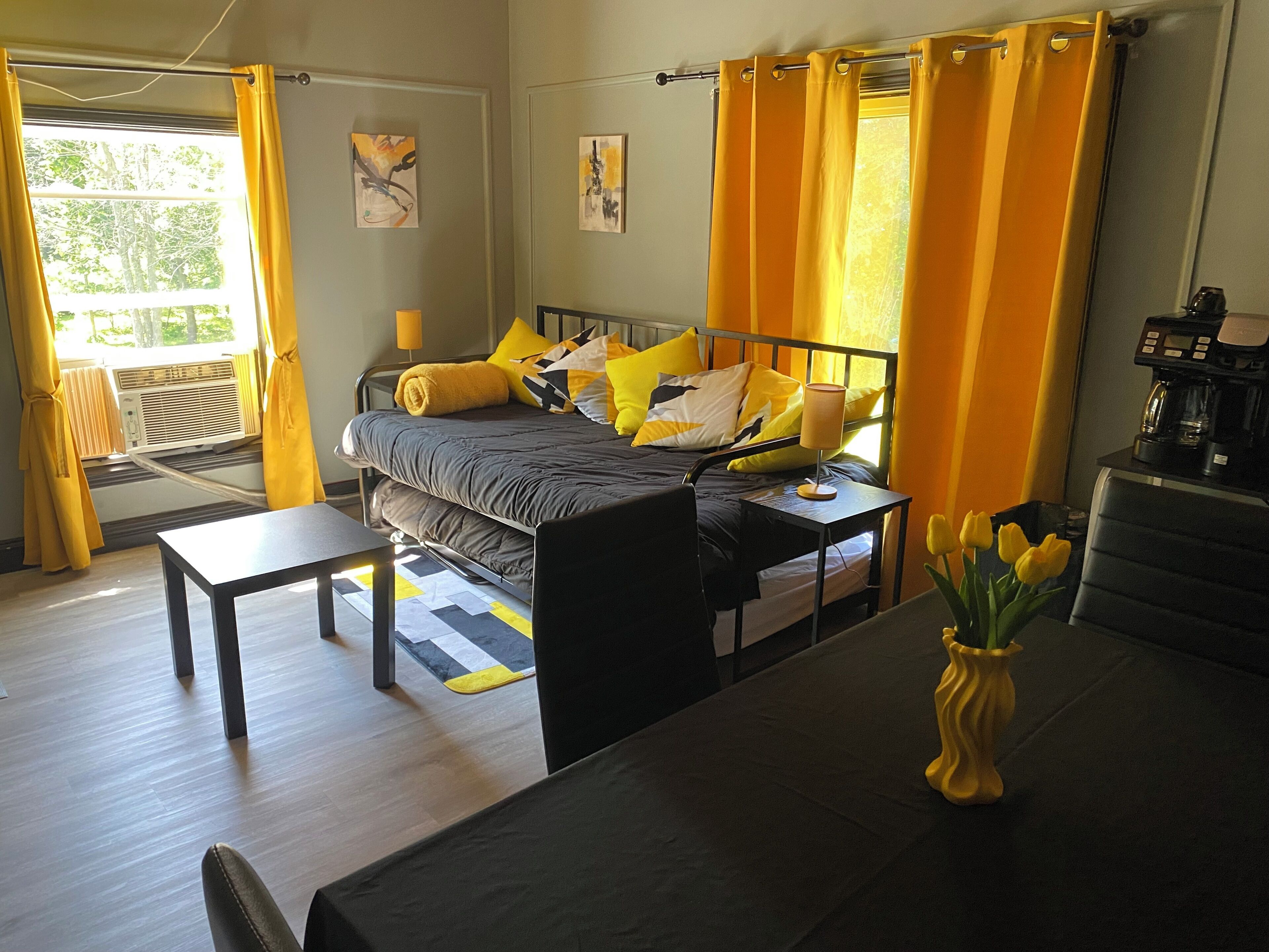 Basic Apartment | Living area | 32-inch TV with satellite channels