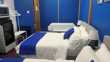 Basic-Dreibettzimmer | 1 Schlafzimmer, hochwertige Bettwaren, Select-Comfort-Betten
