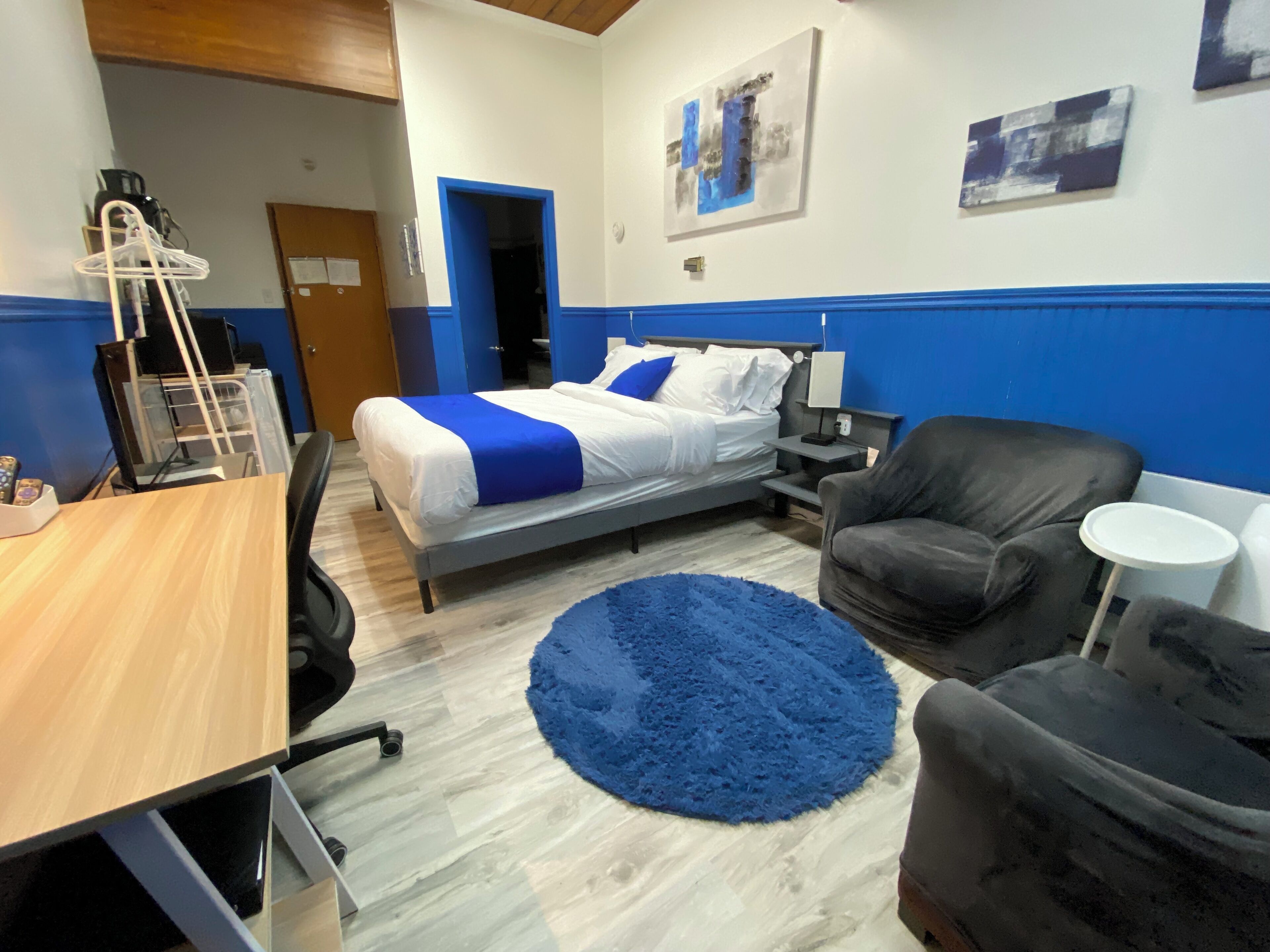 Classic-Einzelzimmer, 1 Queen-Bett, Nichtraucher | Hochwertige Bettwaren, Select-Comfort-Betten, individuell dekoriert