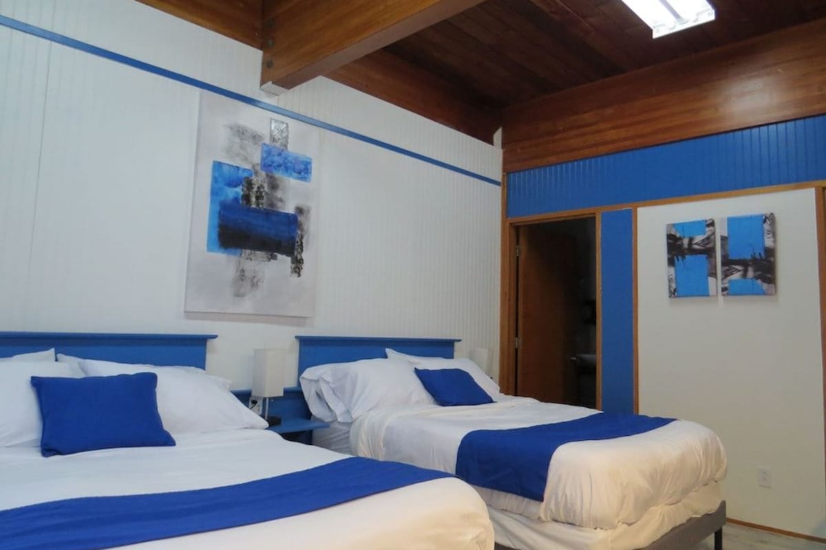Premium bedding, Select Comfort beds, blackout drapes, WiFi (free)
