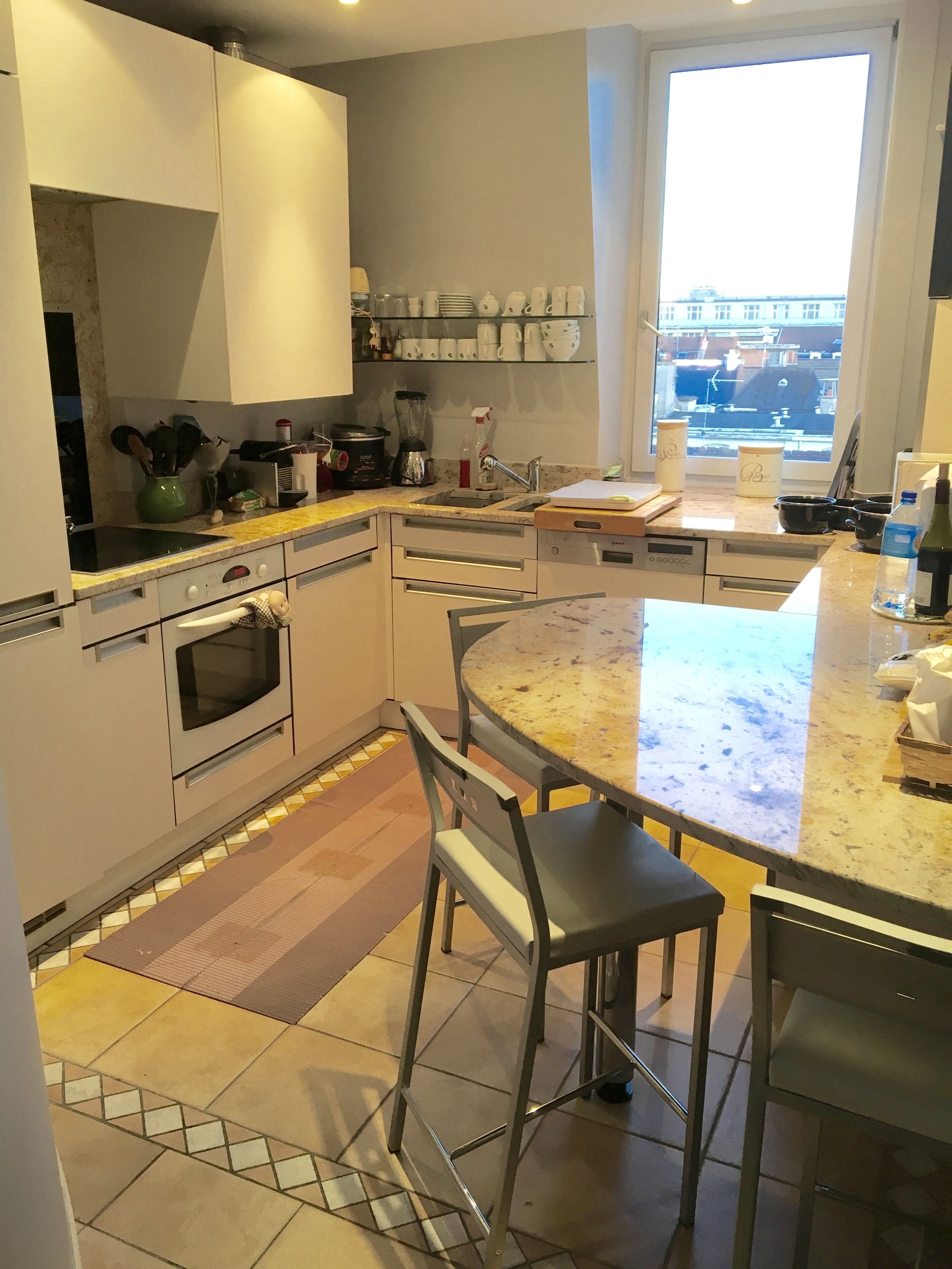 Hausmannian apt downtown 140 M2