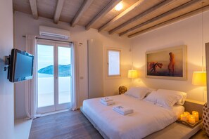 7 chambres, coffre-fort, fer et planche à repasser, lit de bébé portatif