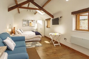 Iron/ironing board, travel cot, WiFi, bed sheets