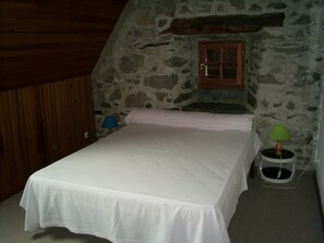 3 Schlafzimmer, Bügeleisen/Bügelbrett