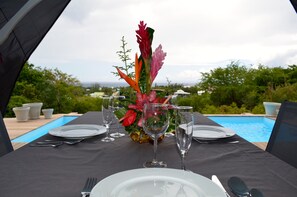 Outdoor dining