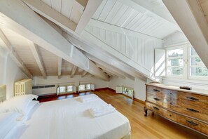 6 soverom, safe på rommet, strykejern/-brett og wi-fi