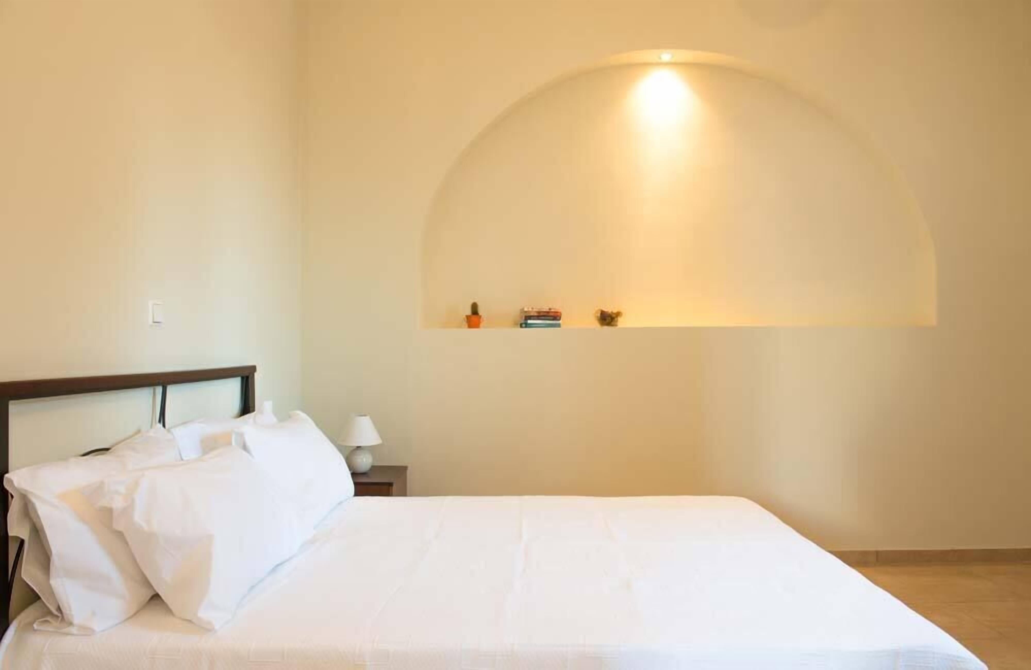 1 bedroom, in-room safe, iron/ironing board, free WiFi