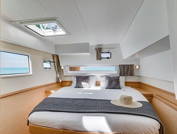 5 bedrooms, WiFi, bed sheets