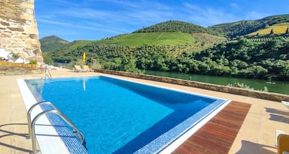 Apartamento con piscina comunitaria y fantásticas vistas panorámicas del río Duero.