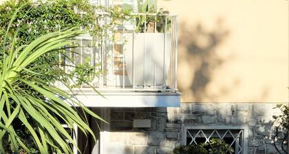 Elegant and bright charming apartment 500 mt from the sea with beautiful terrace