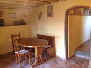 Dining - Adorable house in charming Chianti hamlet btwn Siena, Arezzo and Florence (Cavriglia)