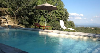 Typisch Toskanisches Haus in Dörfchen zwischen Siena, Arezzo und Florenz