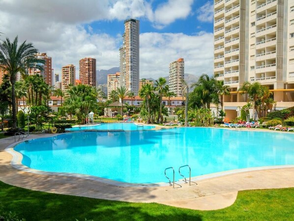 Piscine couverte, piscine extérieure