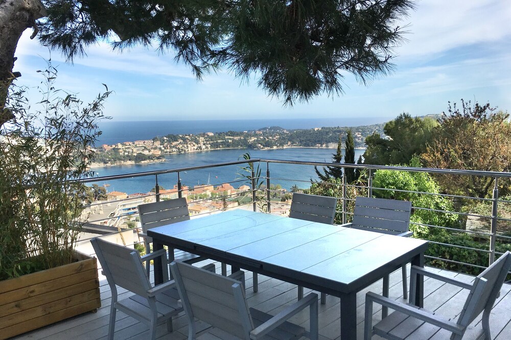 Character House 3 Bedrooms 3 Bathrooms Sea View, Swimming pool.