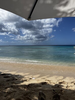 Beach nearby, sun loungers, beach towels - Beautiful west coast apartment amazing sunset views 5 minute walk to the beach (St. James)