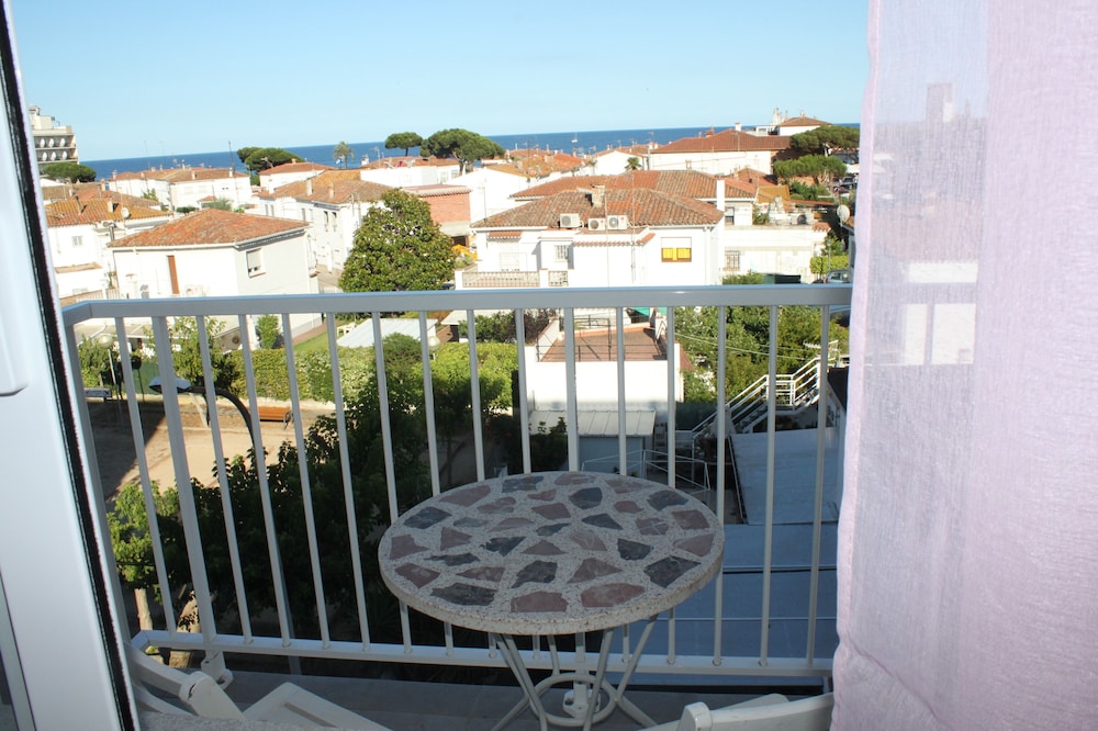 Apartment in Blanes with beautiful sea views.
