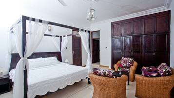 7 bedrooms, iron/ironing board, travel crib, WiFi